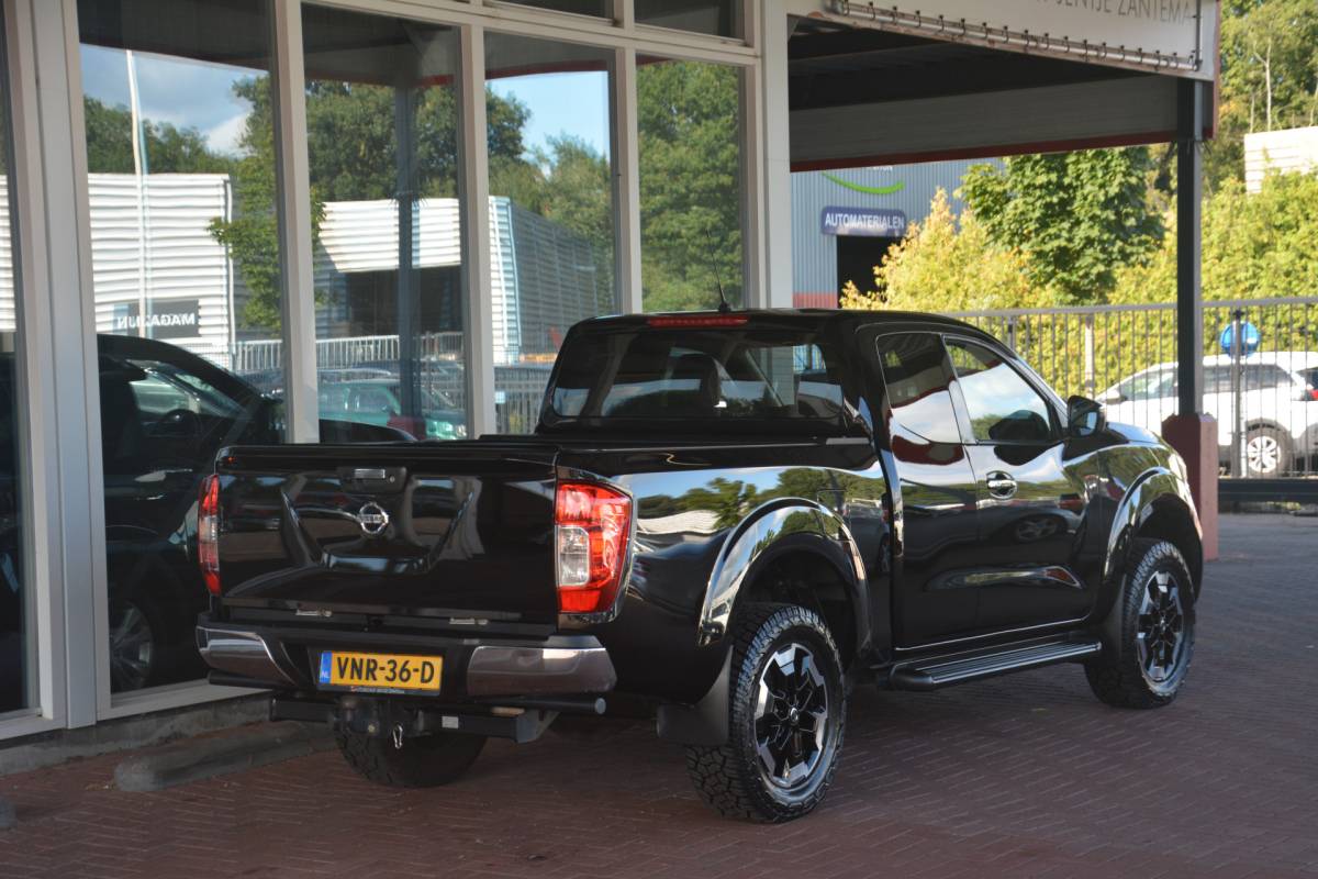 Nissan Navara Nissan Navara 2.3 dCi N-Connecta King Cab | Navigatie | Camera | 4X4 | Cruise-control | Clima | NL auto!! | Nederlandse auto 114124  NAP