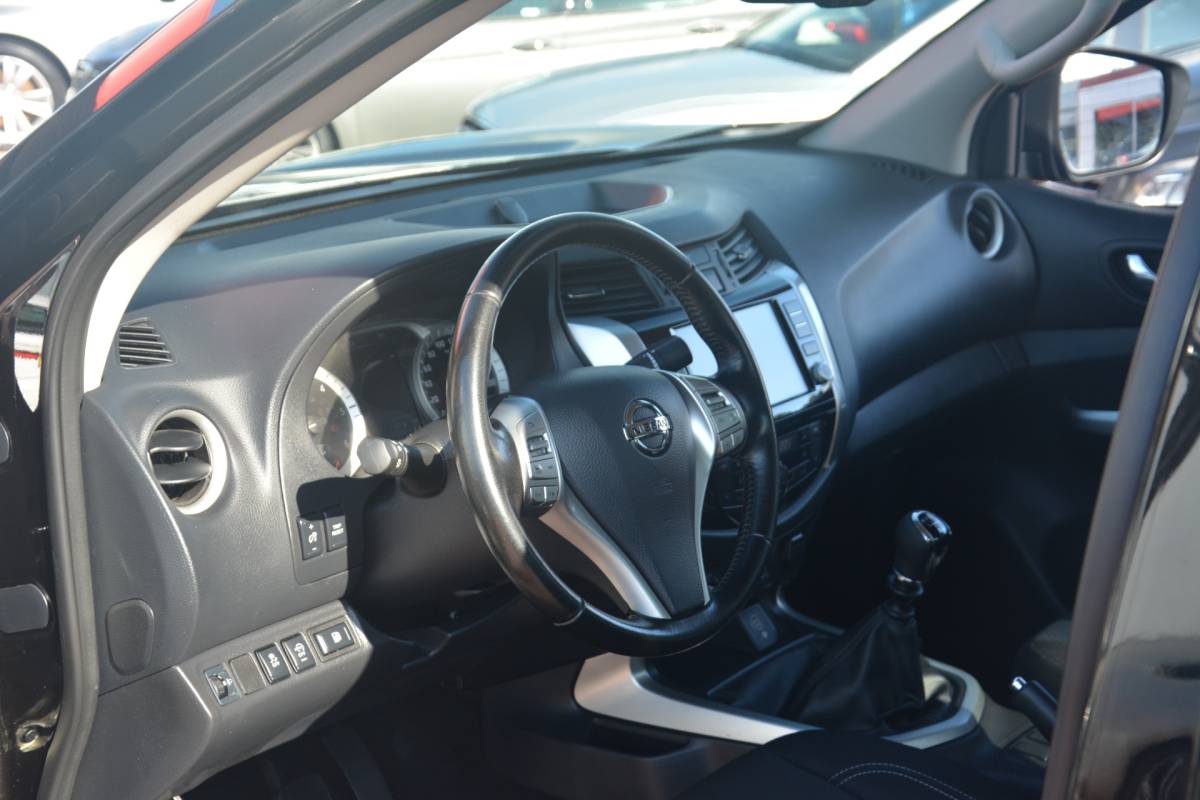 Nissan Navara Nissan Navara 2.3 dCi N-Connecta King Cab | Navigatie | Camera | 4X4 | Cruise-control | Clima | NL auto!! | Nederlandse auto 114124  NAP