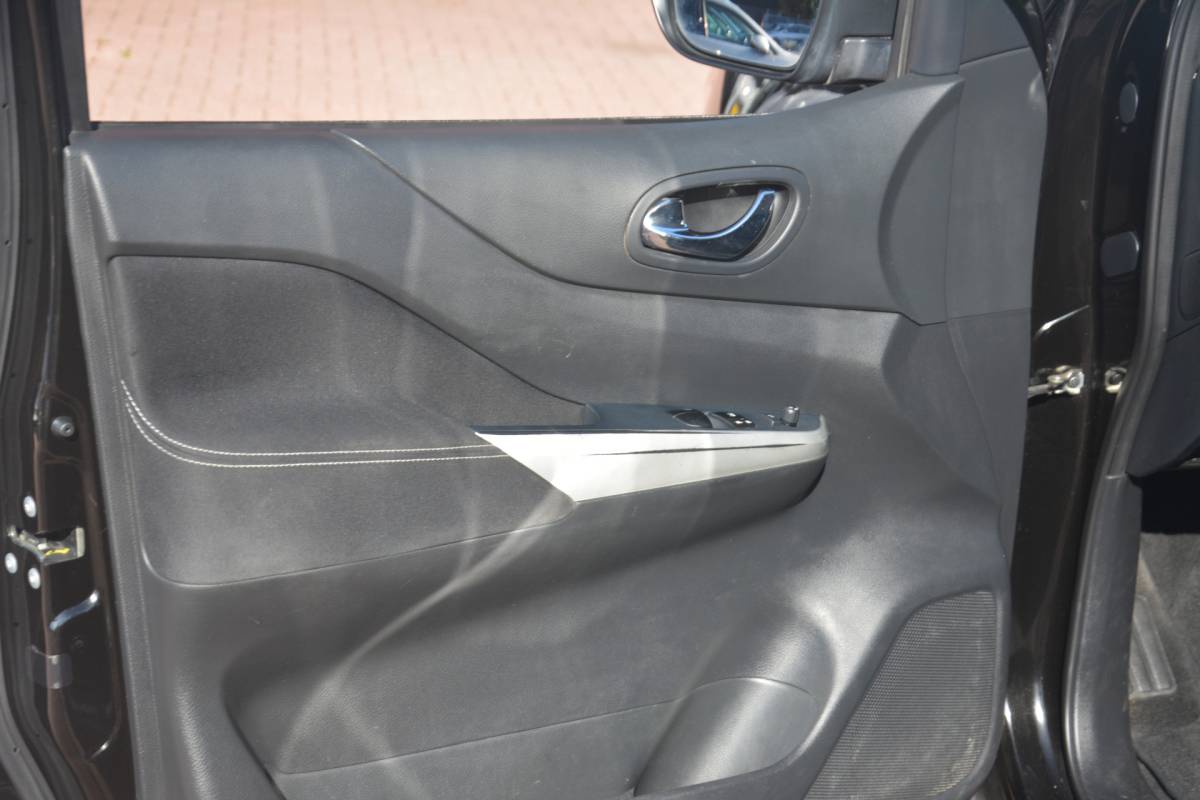Nissan Navara Nissan Navara 2.3 dCi N-Connecta King Cab | Navigatie | Camera | 4X4 | Cruise-control | Clima | NL auto!! | Nederlandse auto 114124  NAP