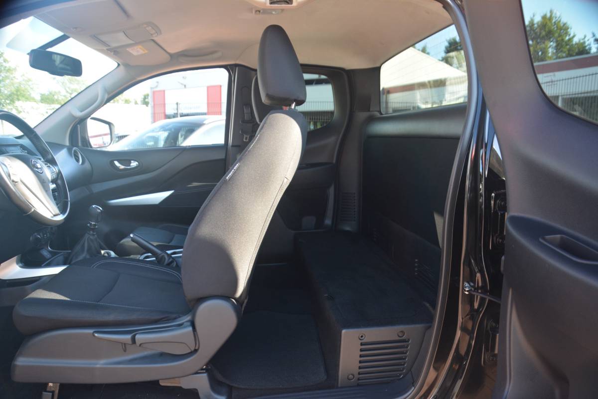 Nissan Navara Nissan Navara 2.3 dCi N-Connecta King Cab | Navigatie | Camera | 4X4 | Cruise-control | Clima | NL auto!! | Nederlandse auto 114124  NAP