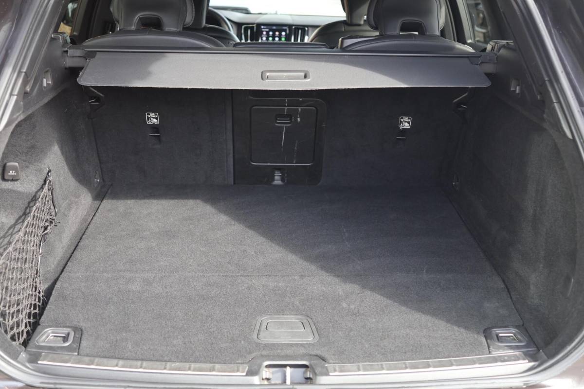 Volvo XC60 Volvo XC60 T6 Recharge AWD R-Design | Stoelverwarming & Koeling | 360° Camera | Panoramadak | Long Range | H/K | Keyless