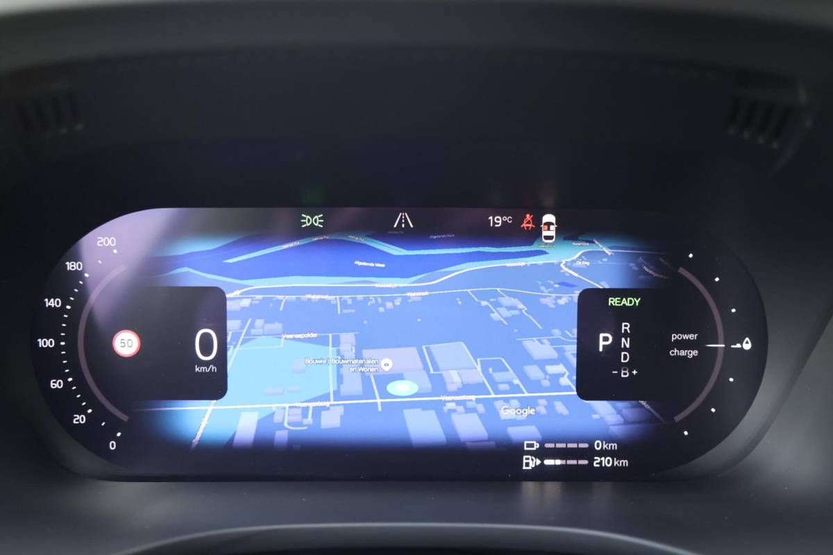 Volvo XC60 Volvo XC60 T6 Recharge AWD R-Design | Stoelverwarming & Koeling | 360° Camera | Panoramadak | Long Range | H/K | Keyless