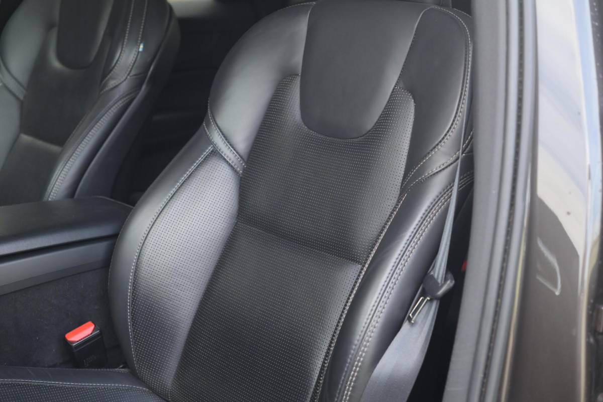 Volvo XC60 Volvo XC60 T6 Recharge AWD R-Design | Stoelverwarming & Koeling | 360° Camera | Panoramadak | Long Range | H/K | Keyless