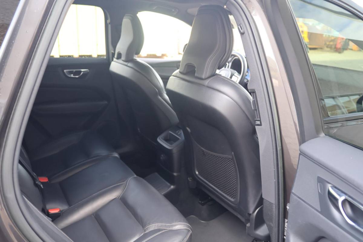 Volvo XC60 Volvo XC60 T6 Recharge AWD R-Design | Stoelverwarming & Koeling | 360° Camera | Panoramadak | Long Range | H/K | Keyless