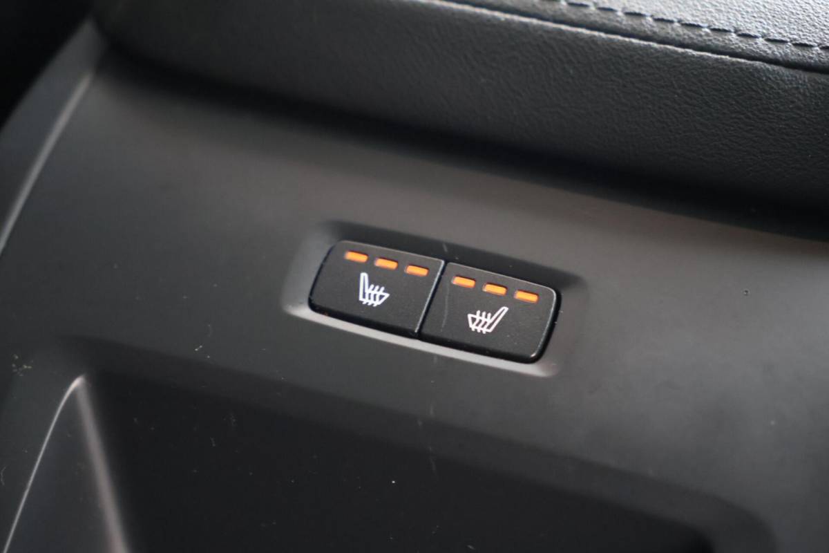 Volvo XC60 Volvo XC60 T6 Recharge AWD R-Design | Stoelverwarming & Koeling | 360° Camera | Panoramadak | Long Range | H/K | Keyless