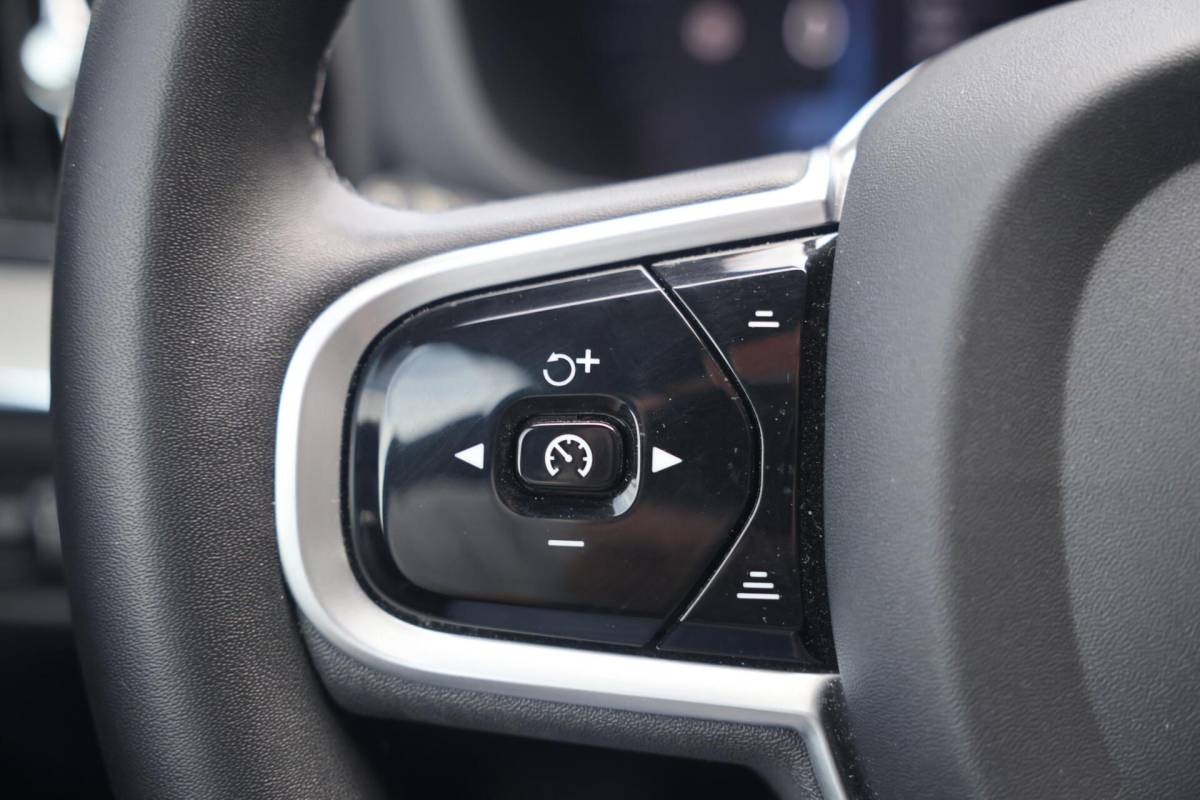 Volvo XC60 Volvo XC60 T6 Recharge AWD R-Design | Stoelverwarming & Koeling | 360° Camera | Panoramadak | Long Range | H/K | Keyless