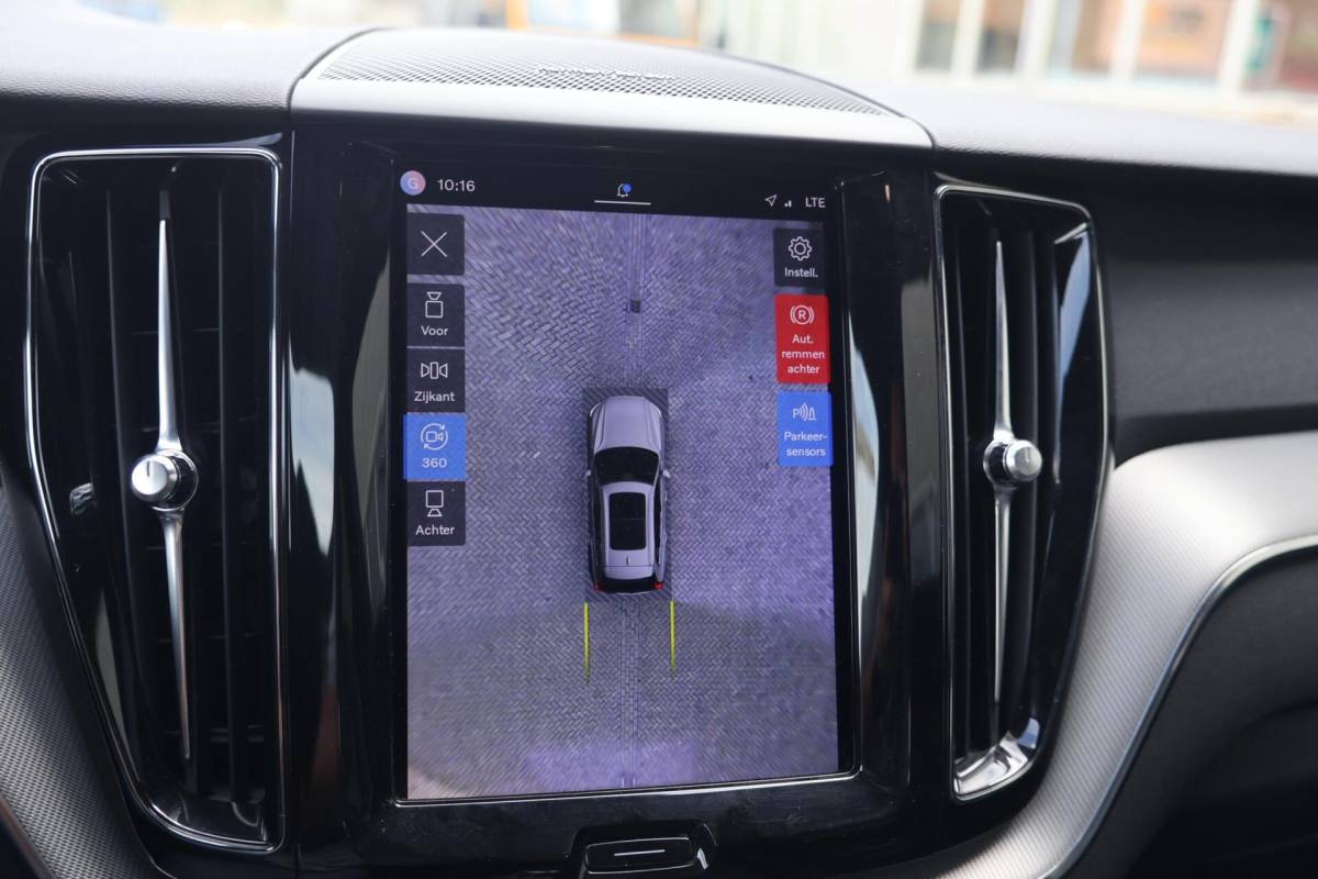 Volvo XC60 Volvo XC60 T6 Recharge AWD R-Design | Stoelverwarming & Koeling | 360° Camera | Panoramadak | Long Range | H/K | Keyless