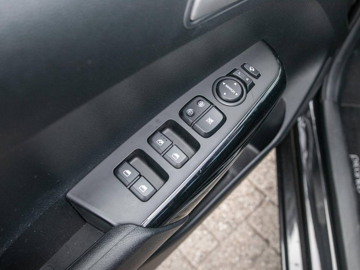 Kia Picanto Kia Picanto 1.0 DPi DynamicPlusLine l Trekhaak l Led koplampen l Apple car play en Android Auto l