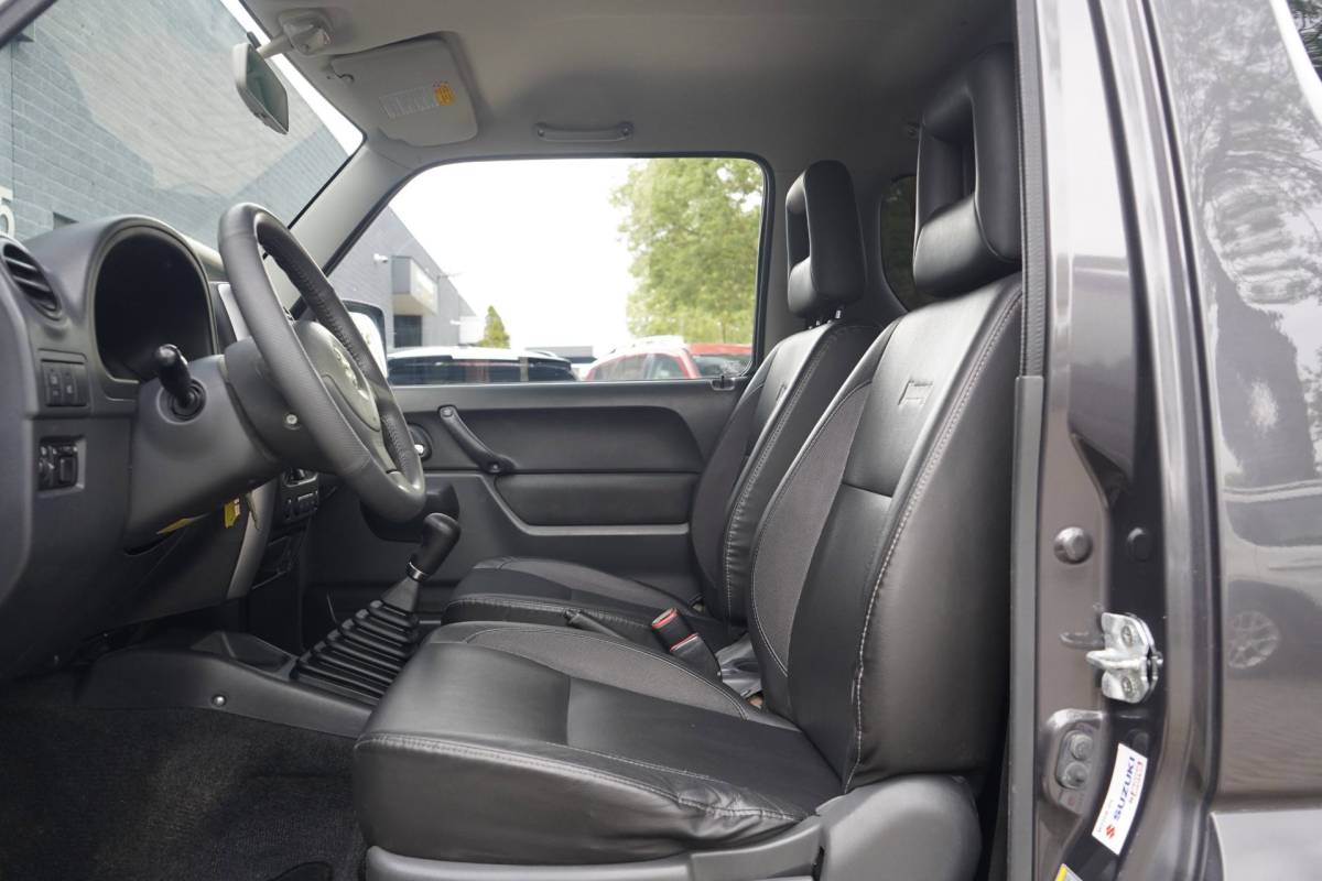 Suzuki Jimny Suzuki Jimny 1.3 Exclusive 4WD, Leer, Airco, Stoelverwarming