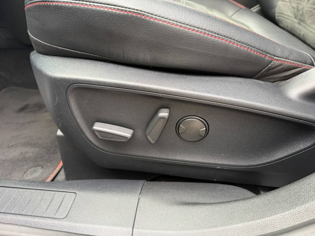 Ford Kuga Ford Kuga 2.5 PHEV ST-Line X Afneembare trekhaak,Acc.Apple Carp,Blis,B&O,Camera V+A,Navi,Winterpack,Elektrische achterklep,NL auto