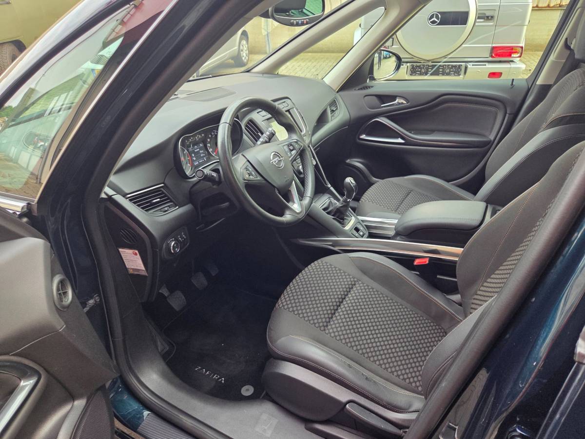 Opel Zafira Opel Zafira 1.4 Turbo Online Edition Trekhaak/ Navigatie/ Parkeersensoren voor + achter/ Cruise control/ Rijklaarprijs!