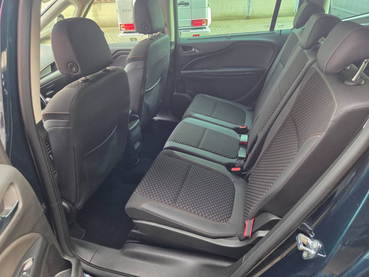 Opel Zafira Opel Zafira 1.4 Turbo Online Edition Trekhaak/ Navigatie/ Parkeersensoren voor + achter/ Cruise control/ Rijklaarprijs!