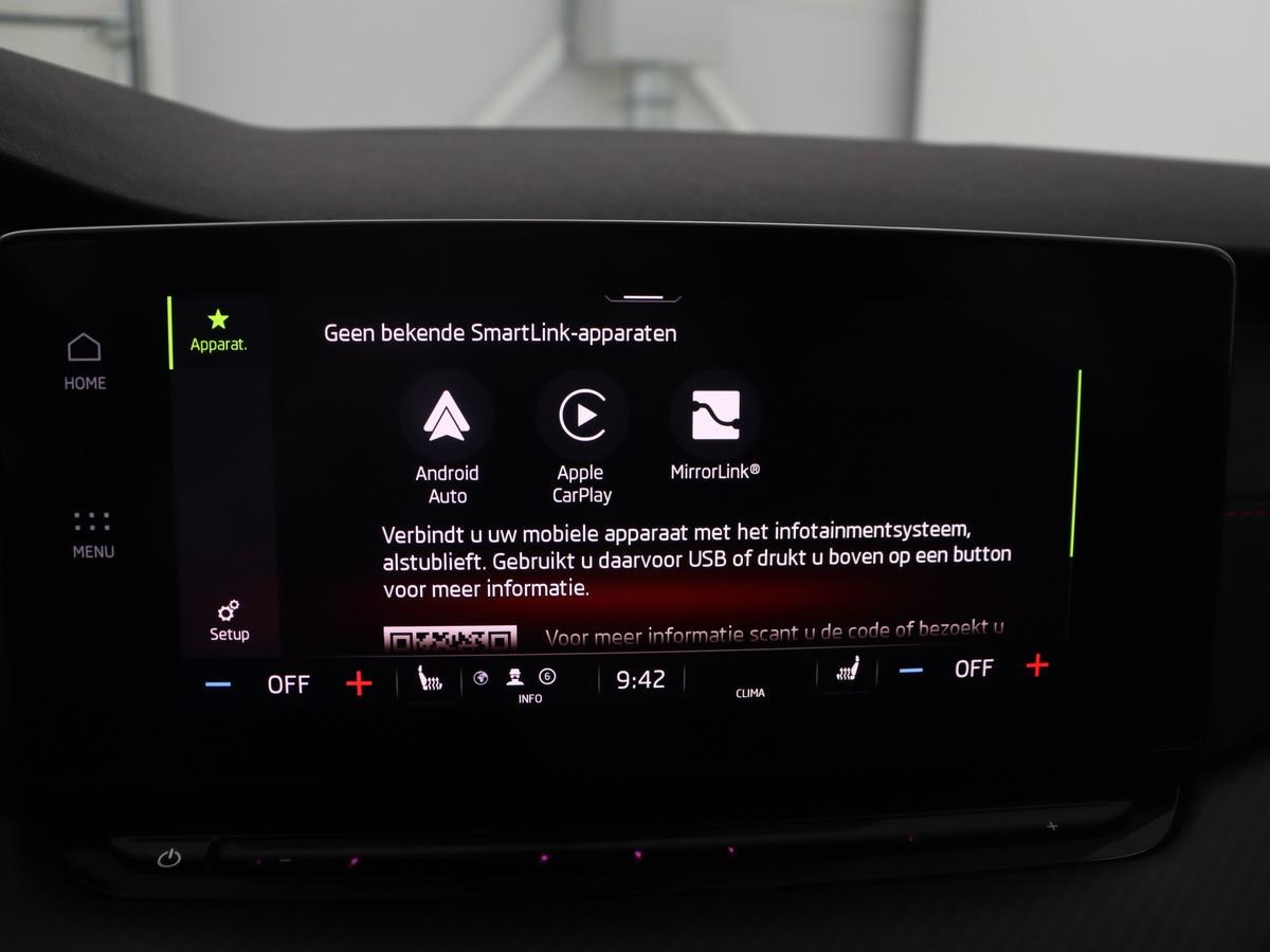 Škoda Octavia Skoda Octavia Combi 1.4 TSI RS iV PHEV Business | SOH 87,5% | Panoramadak | Adaptive cruise | Stuur/stoelverwarming | Carplay | Sfeerverlichting | Climate control | Camera | Park assist | Eletrische achterklep