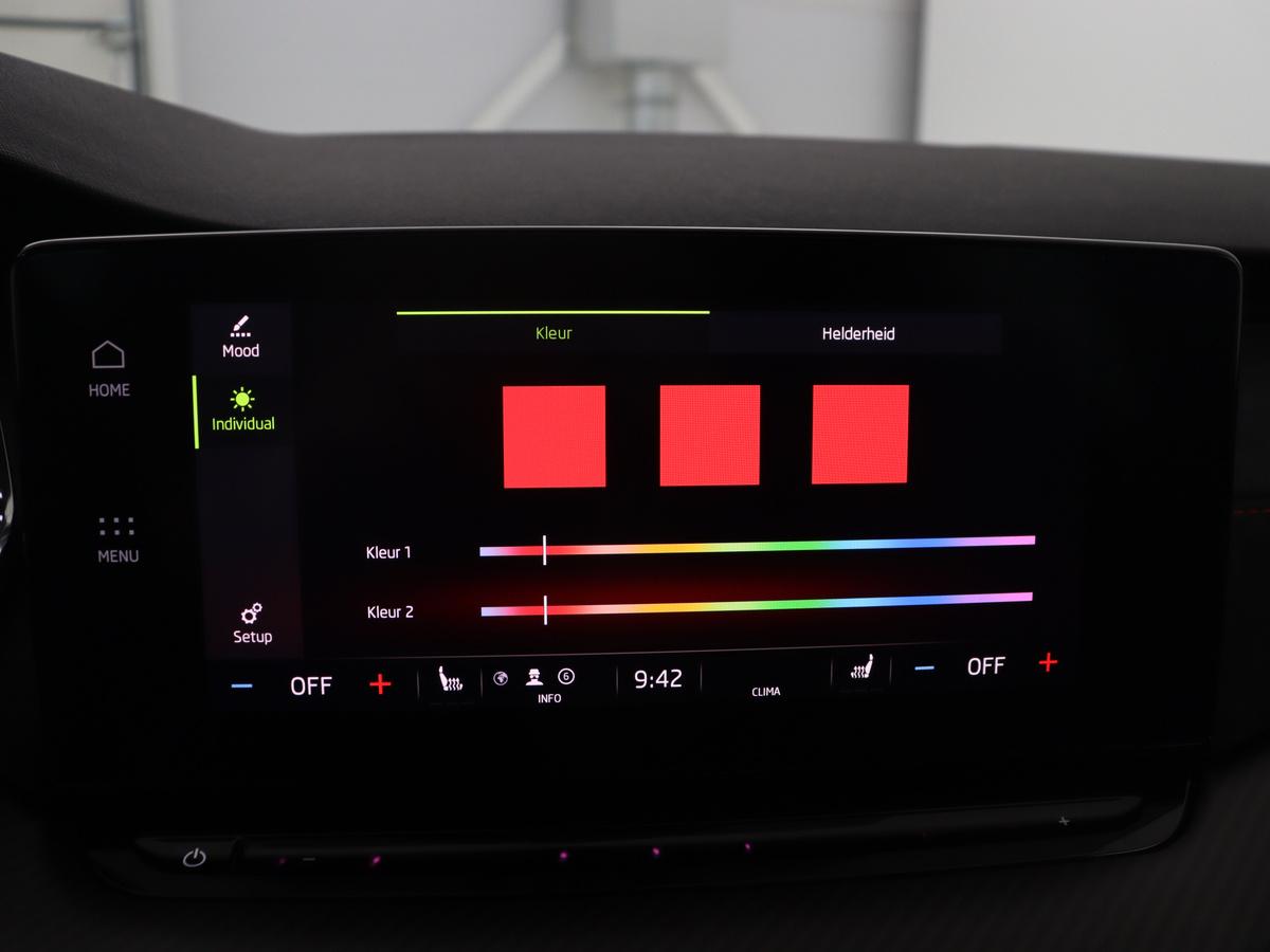 Škoda Octavia Skoda Octavia Combi 1.4 TSI RS iV PHEV Business | SOH 87,5% | Panoramadak | Adaptive cruise | Stuur/stoelverwarming | Carplay | Sfeerverlichting | Climate control | Camera | Park assist | Eletrische achterklep