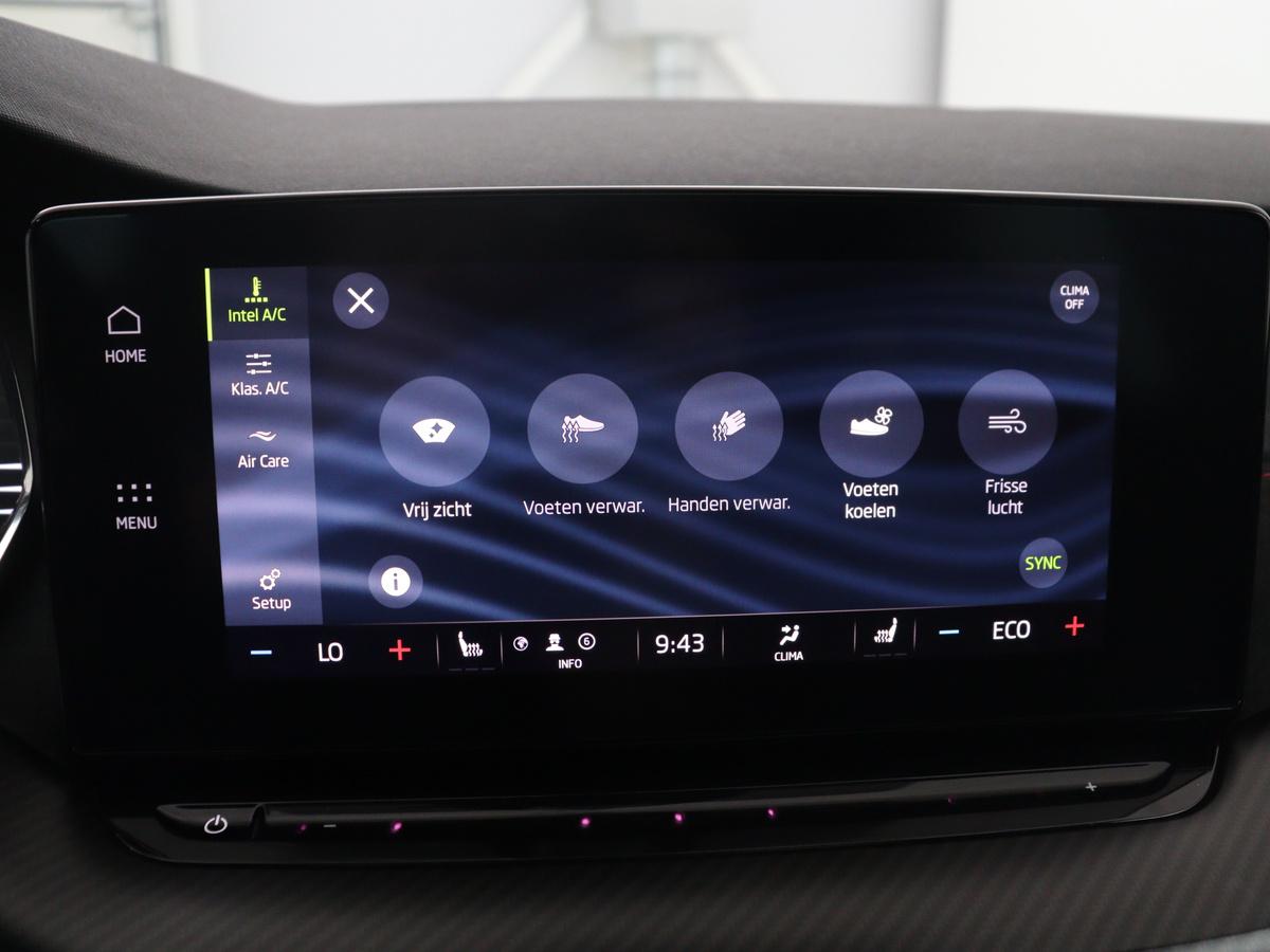 Škoda Octavia Skoda Octavia Combi 1.4 TSI RS iV PHEV Business | SOH 87,5% | Panoramadak | Adaptive cruise | Stuur/stoelverwarming | Carplay | Sfeerverlichting | Climate control | Camera | Park assist | Eletrische achterklep