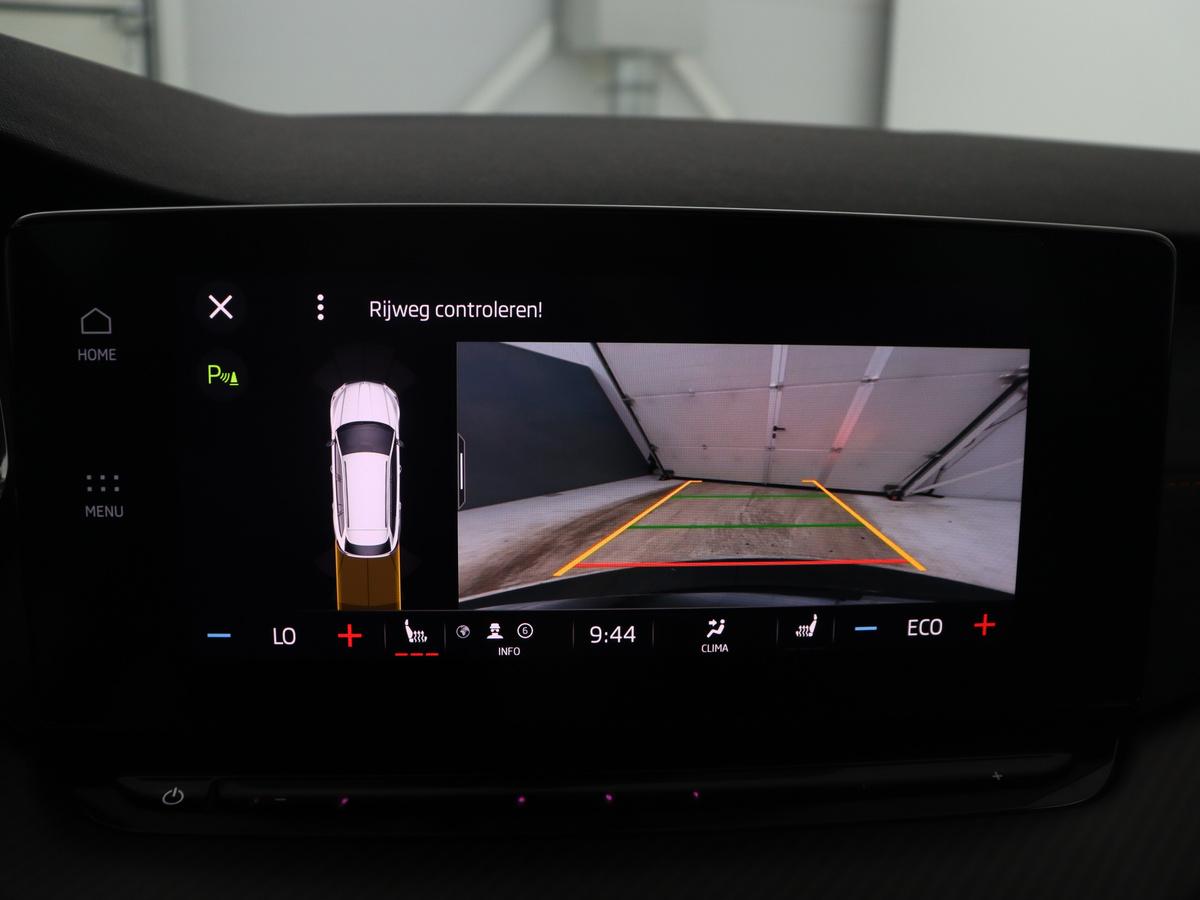 Škoda Octavia Skoda Octavia Combi 1.4 TSI RS iV PHEV Business | SOH 87,5% | Panoramadak | Adaptive cruise | Stuur/stoelverwarming | Carplay | Sfeerverlichting | Climate control | Camera | Park assist | Eletrische achterklep