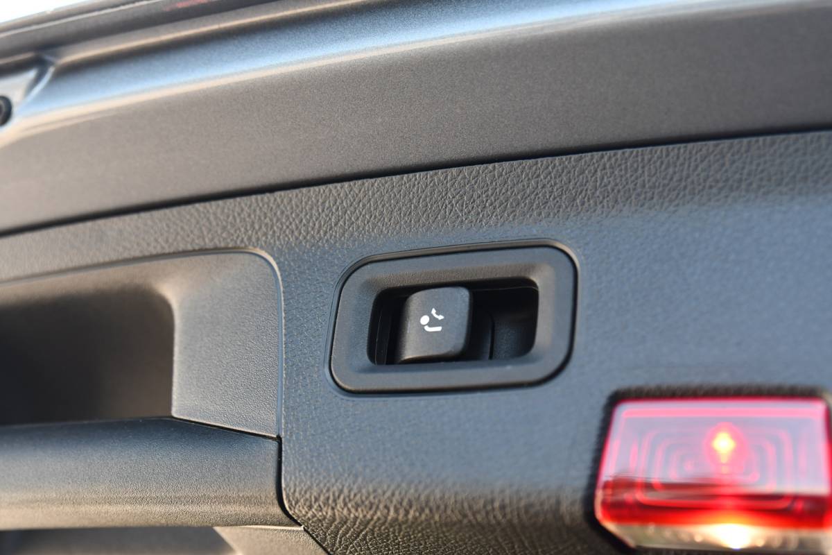 Mercedes-Benz A-Klasse Mercedes-Benz A-klasse 250 e AMG Edition, Night, Burmester, ACC, Trekhaak, Dodeh, Sfeer, Camera!