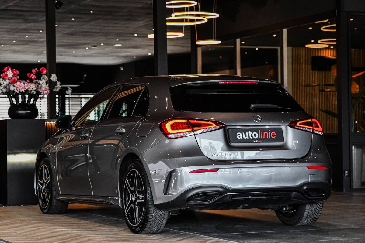 Mercedes-Benz A-Klasse Mercedes-Benz A-klasse 250 e AMG Edition, Night, Burmester, ACC, Trekhaak, Dodeh, Sfeer, Camera!