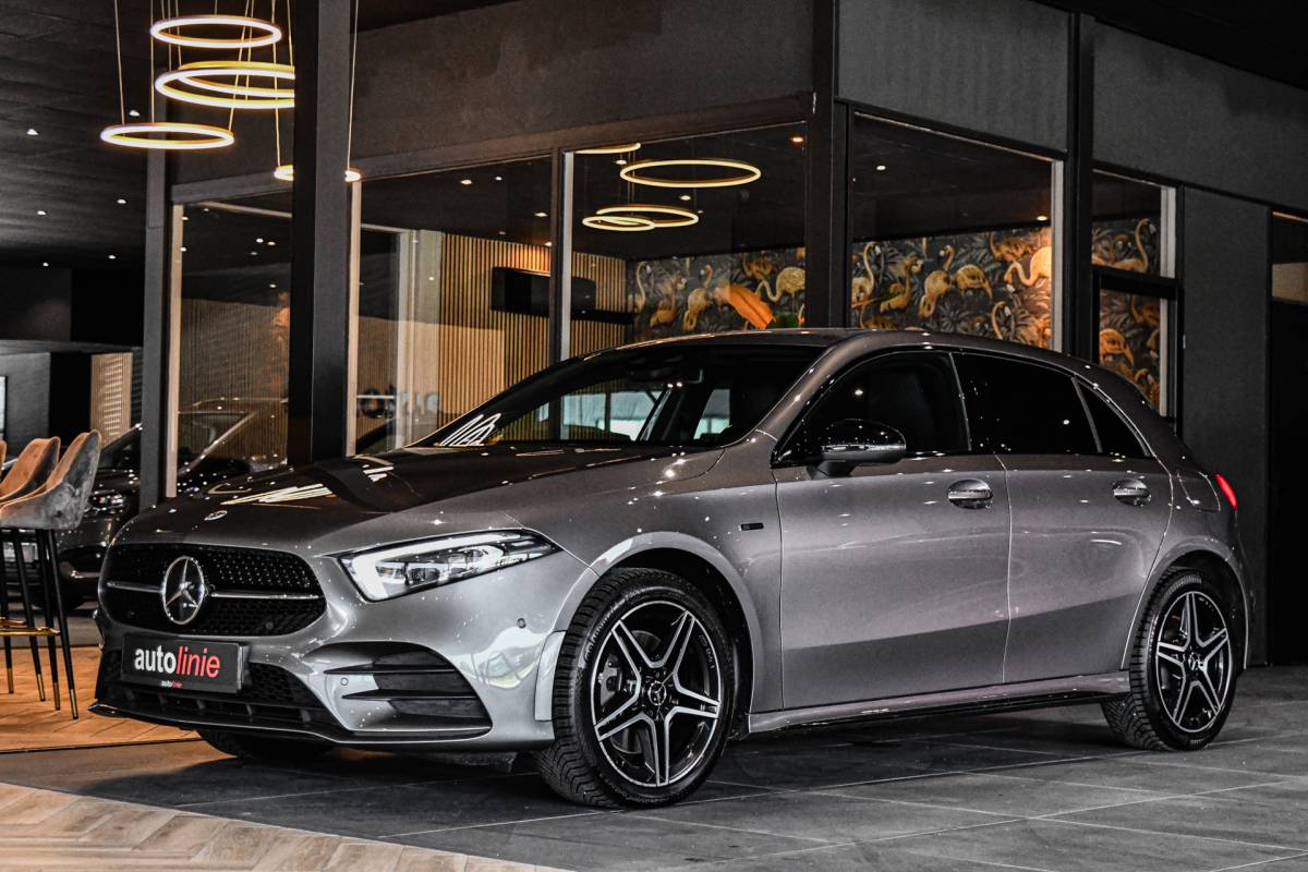Mercedes-Benz A-Klasse Mercedes-Benz A-klasse 250 e AMG Edition, Night, Burmester, ACC, Trekhaak, Dodeh, Sfeer, Camera!