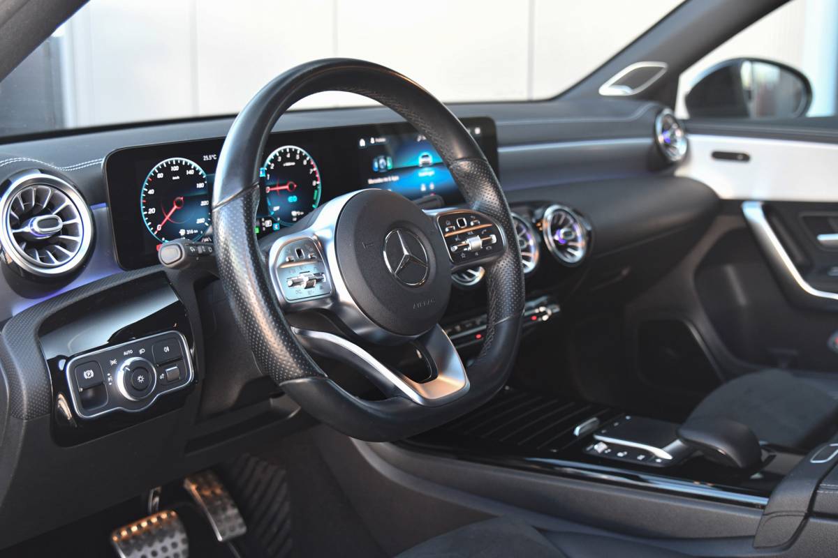 Mercedes-Benz A-Klasse Mercedes-Benz A-klasse 250 e AMG Edition, Night, Burmester, ACC, Trekhaak, Dodeh, Sfeer, Camera!