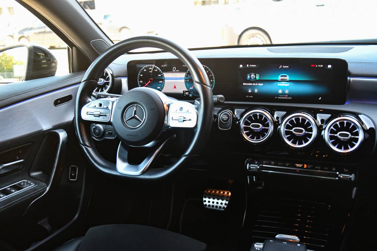 Mercedes-Benz A-Klasse Mercedes-Benz A-klasse 250 e AMG Edition, Night, Burmester, ACC, Trekhaak, Dodeh, Sfeer, Camera!