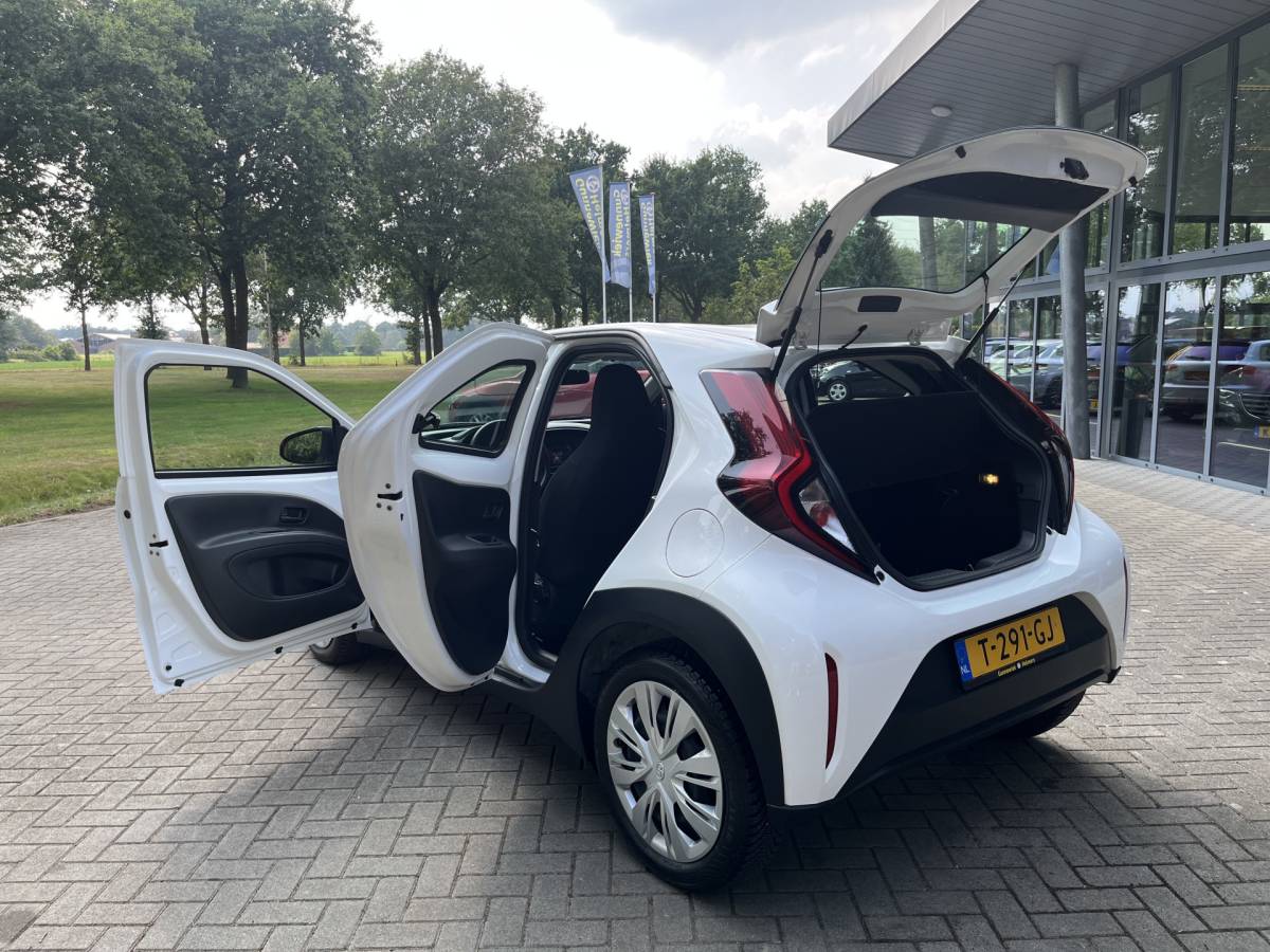 Toyota Aygo Toyota Aygo X 1.0 VVT-i MT | ADAPT. CRUISE | AIRCO | CARPLAY | LANE ASSIST