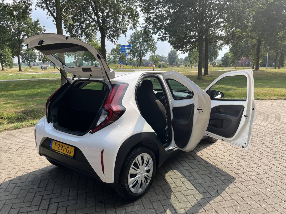 Toyota Aygo Toyota Aygo X 1.0 VVT-i MT | ADAPT. CRUISE | AIRCO | CARPLAY | LANE ASSIST