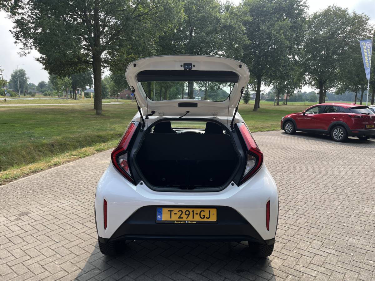 Toyota Aygo Toyota Aygo X 1.0 VVT-i MT | ADAPT. CRUISE | AIRCO | CARPLAY | LANE ASSIST