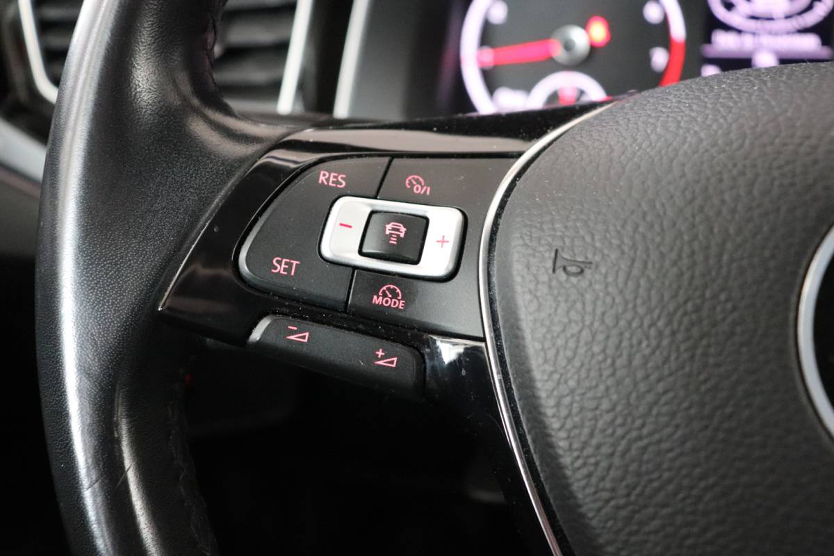 Volkswagen Polo Volkswagen Polo 1.0 TSI Highline Automaat. Trekhaak, navigatie, Full-led.