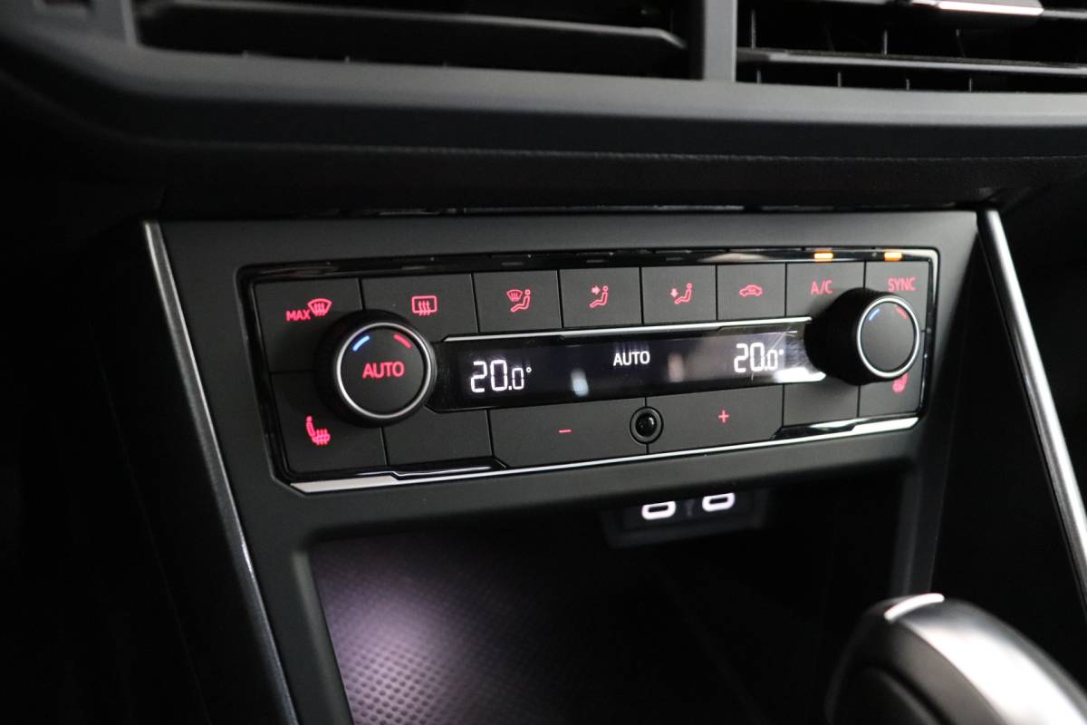 Volkswagen Polo Volkswagen Polo 1.0 TSI Highline Automaat. Trekhaak, navigatie, Full-led.