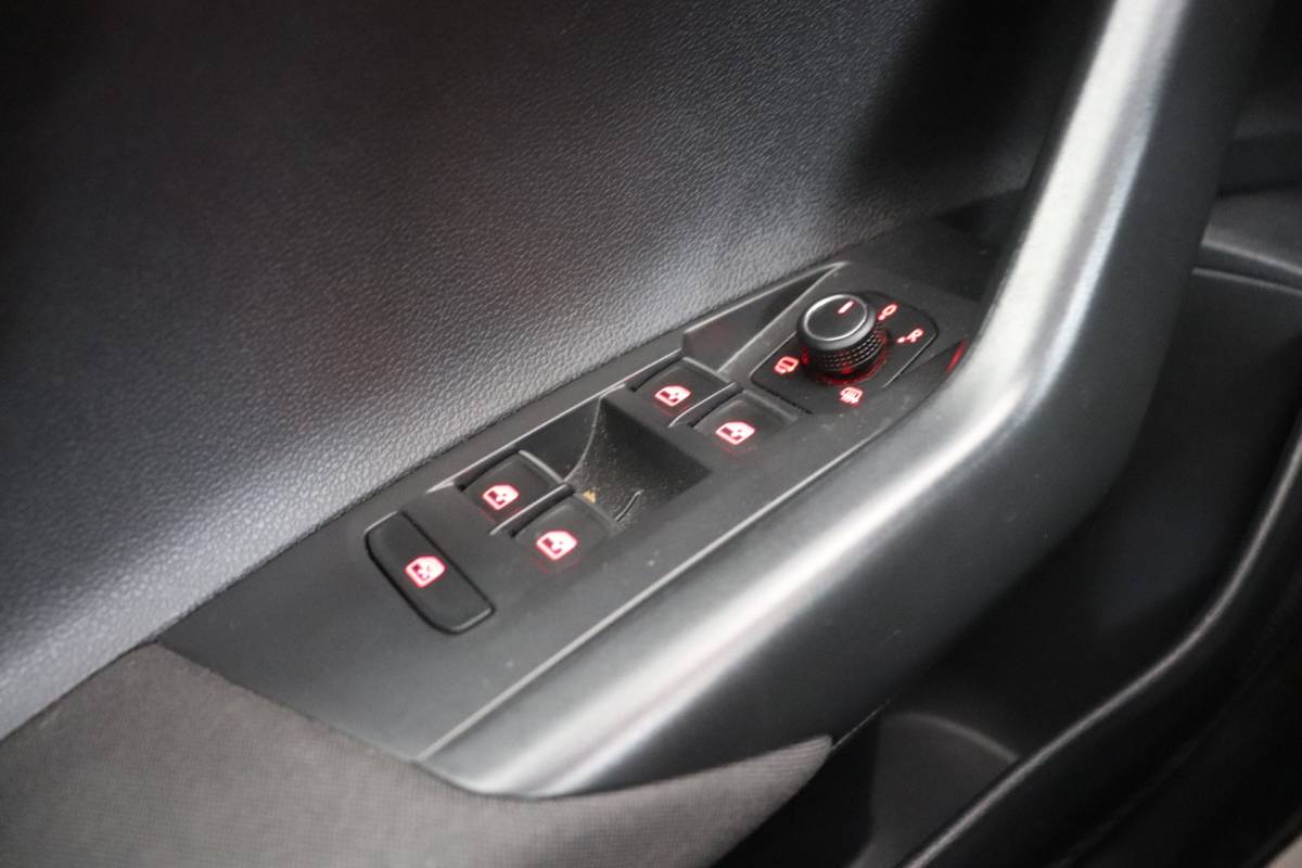 Volkswagen Polo Volkswagen Polo 1.0 TSI Highline Automaat. Trekhaak, navigatie, Full-led.