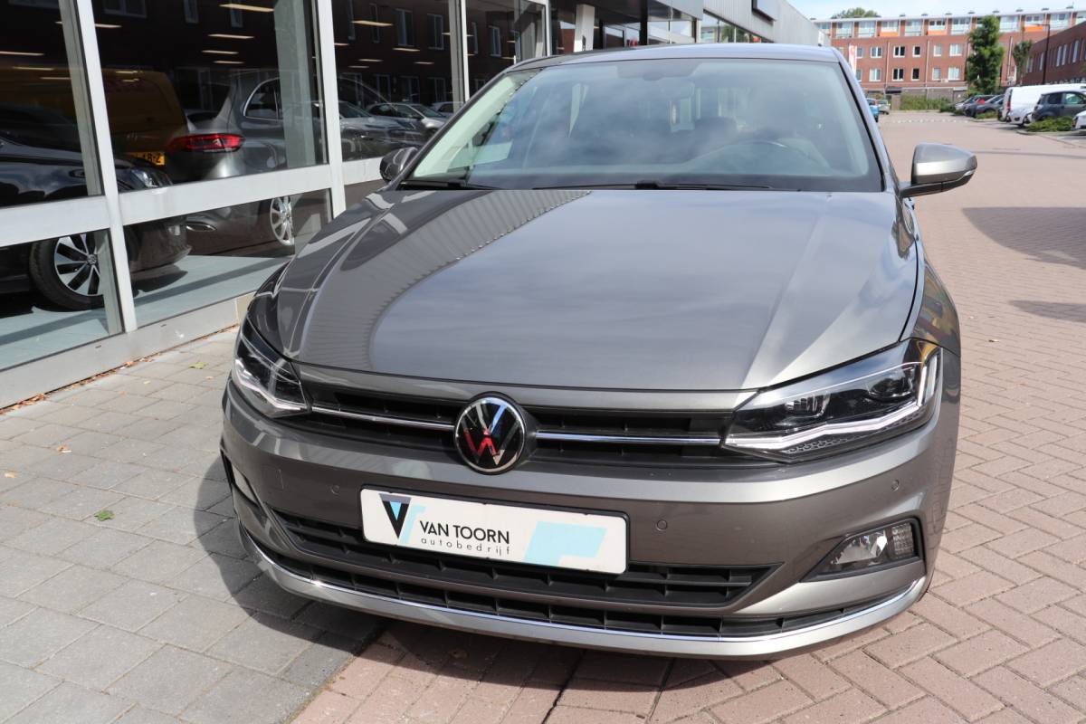 Volkswagen Polo Volkswagen Polo 1.0 TSI Highline Automaat. Trekhaak, navigatie, Full-led.
