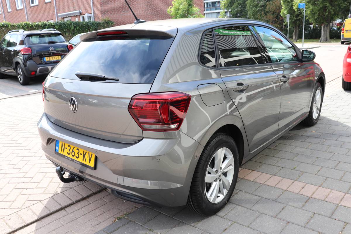 Volkswagen Polo Volkswagen Polo 1.0 TSI Highline Automaat. Trekhaak, navigatie, Full-led.