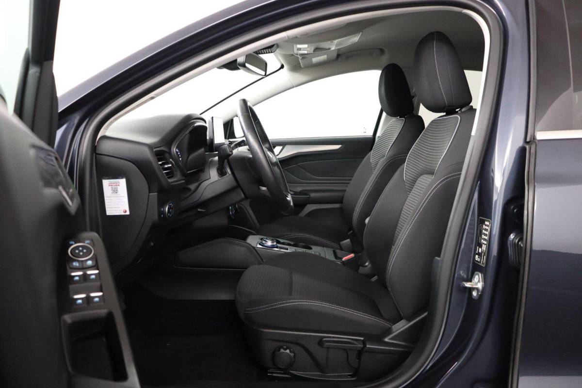 Ford Focus Ford Focus 1.0 EcoBoost Titanium Business |NAP|Automaat|Winterpack
