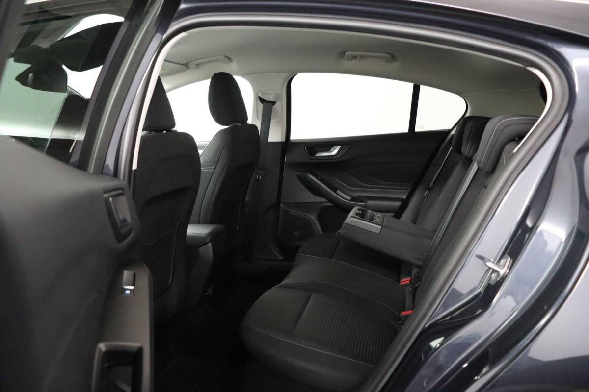 Ford Focus Ford Focus 1.0 EcoBoost Titanium Business |NAP|Automaat|Winterpack