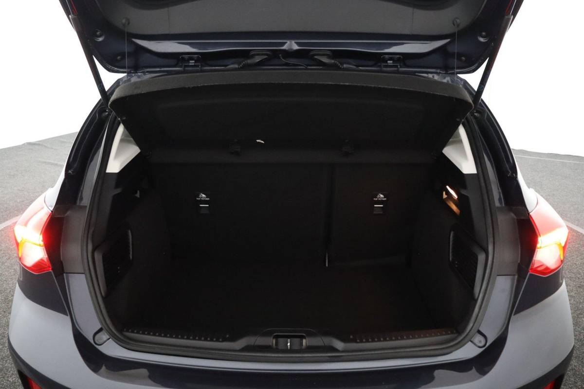 Ford Focus Ford Focus 1.0 EcoBoost Titanium Business |NAP|Automaat|Winterpack