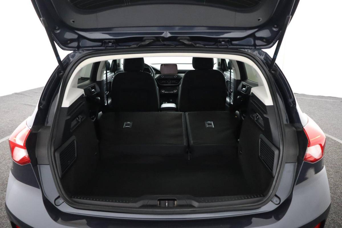 Ford Focus Ford Focus 1.0 EcoBoost Titanium Business |NAP|Automaat|Winterpack
