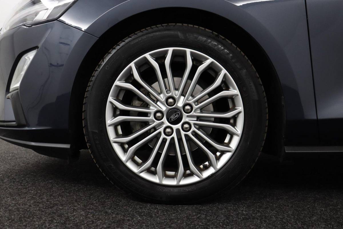 Ford Focus Ford Focus 1.0 EcoBoost Titanium Business |NAP|Automaat|Winterpack