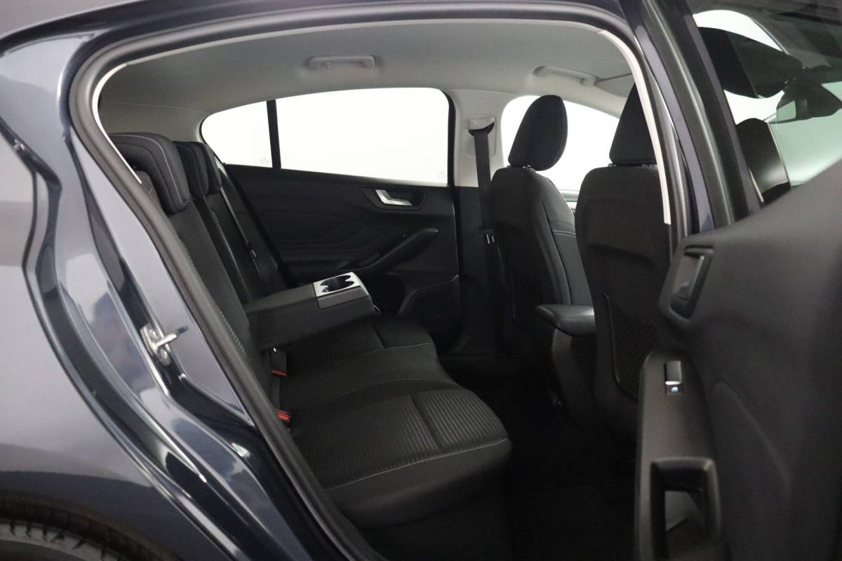 Ford Focus Ford Focus 1.0 EcoBoost Titanium Business |NAP|Automaat|Winterpack