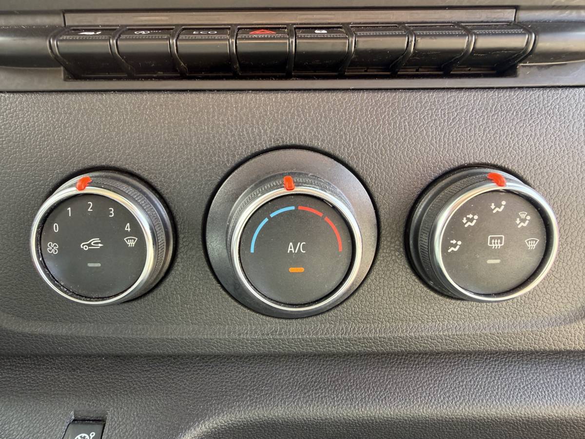 Renault Master Renault Master Plancher T35 2.3 DCi 145pk Lowliner Bakwagen Airco Cruise Control Camera Meubelbak Foodtruck