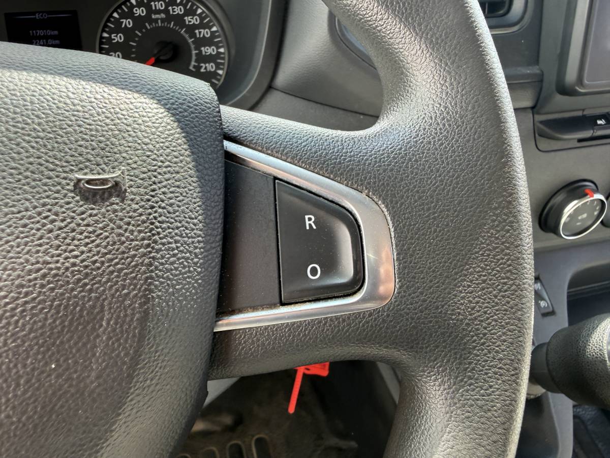 Renault Master Renault Master Plancher T35 2.3 DCi 145pk Lowliner Bakwagen Airco Cruise Control Camera Meubelbak Foodtruck