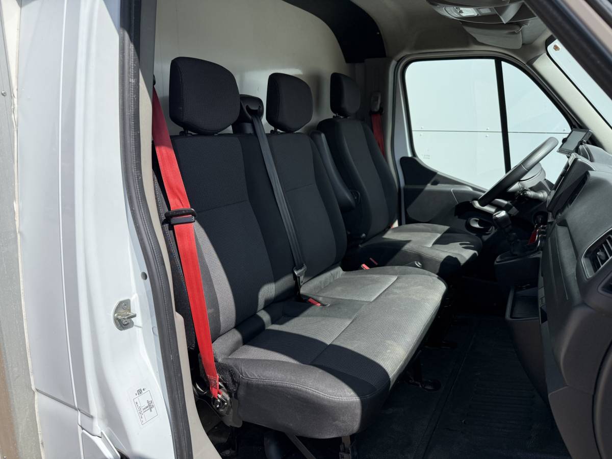 Renault Master Renault Master Plancher T35 2.3 DCi 145pk Lowliner Bakwagen Airco Cruise Control Camera Meubelbak Foodtruck