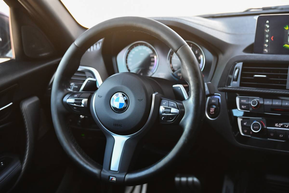 BMW 1 Serie BMW 1-serie M140i High Executive, LCI2, Pano, Carbon, H.Kardon, Camera, Leder!