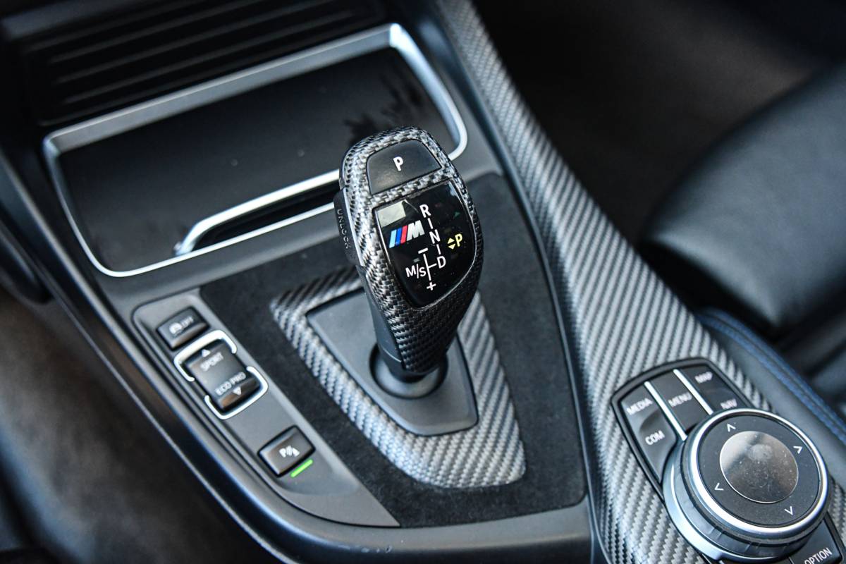 BMW 1 Serie BMW 1-serie M140i High Executive, LCI2, Pano, Carbon, H.Kardon, Camera, Leder!