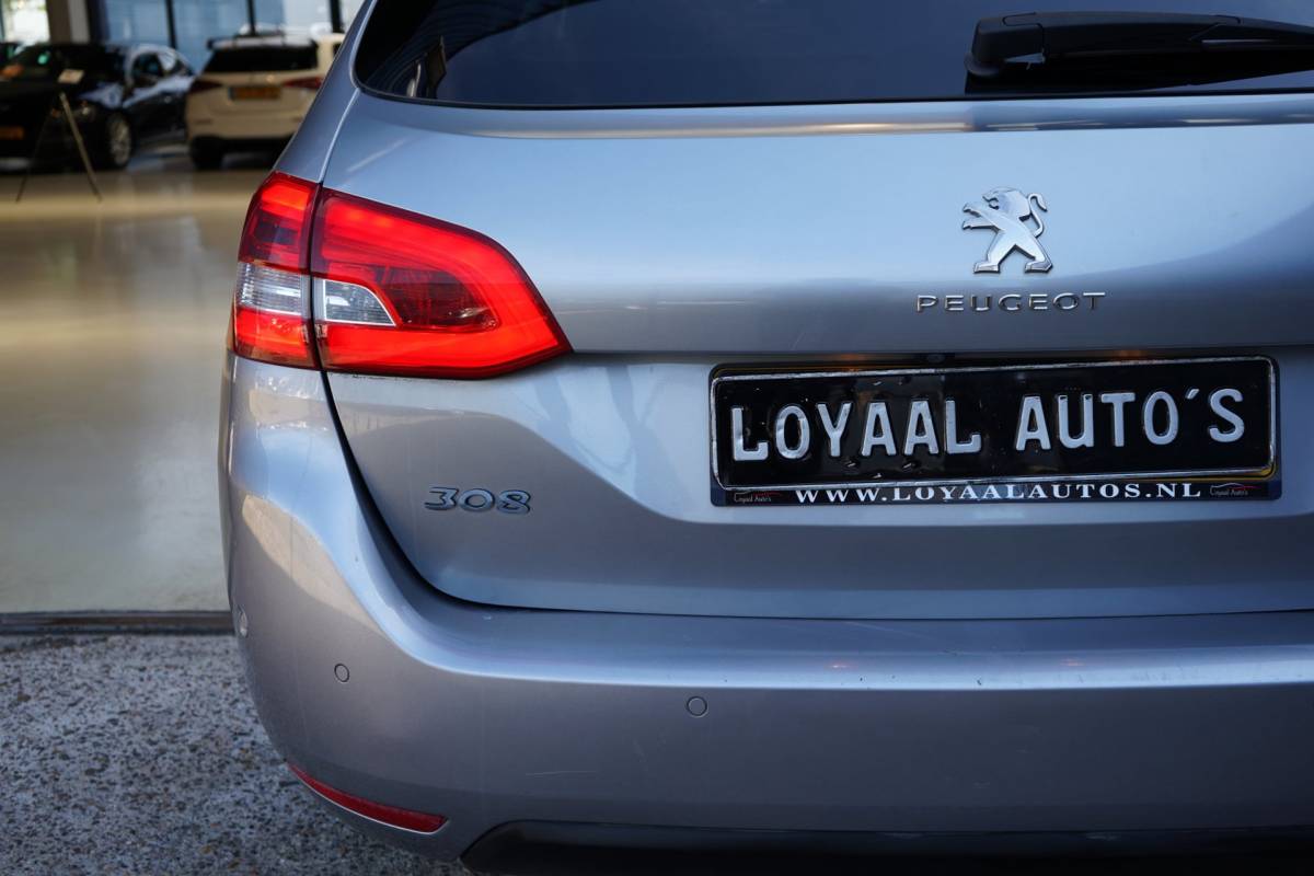 Peugeot 308 Peugeot 308 1.2 PureTech GT-line | ACHTERUITRIJC. | CRUISE | AIRCO | PANODAK | PDC | NAVI | APK
