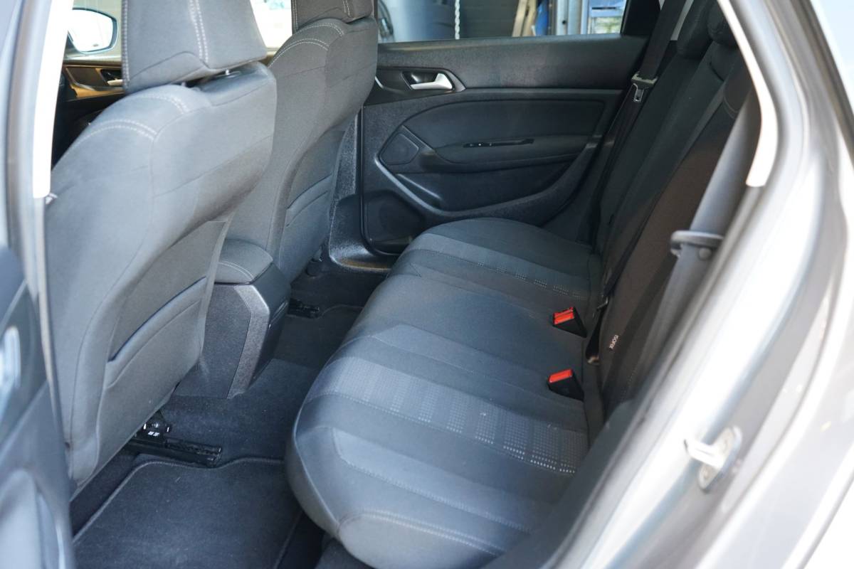 Peugeot 308 Peugeot 308 1.2 PureTech GT-line | ACHTERUITRIJC. | CRUISE | AIRCO | PANODAK | PDC | NAVI | APK