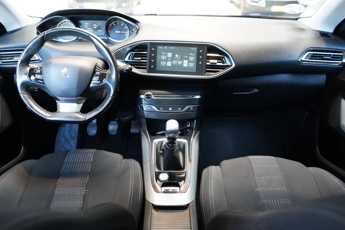 Peugeot 308 Peugeot 308 1.2 PureTech GT-line | ACHTERUITRIJC. | CRUISE | AIRCO | PANODAK | PDC | NAVI | APK