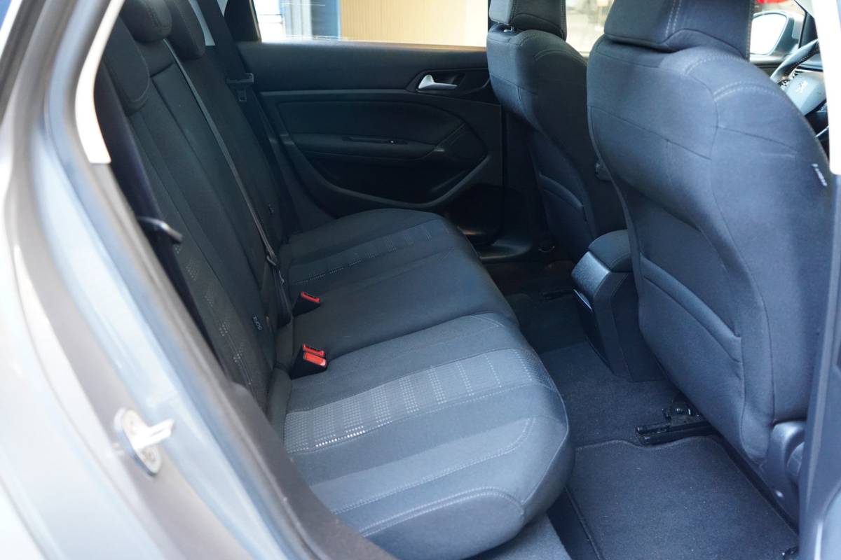 Peugeot 308 Peugeot 308 1.2 PureTech GT-line | ACHTERUITRIJC. | CRUISE | AIRCO | PANODAK | PDC | NAVI | APK
