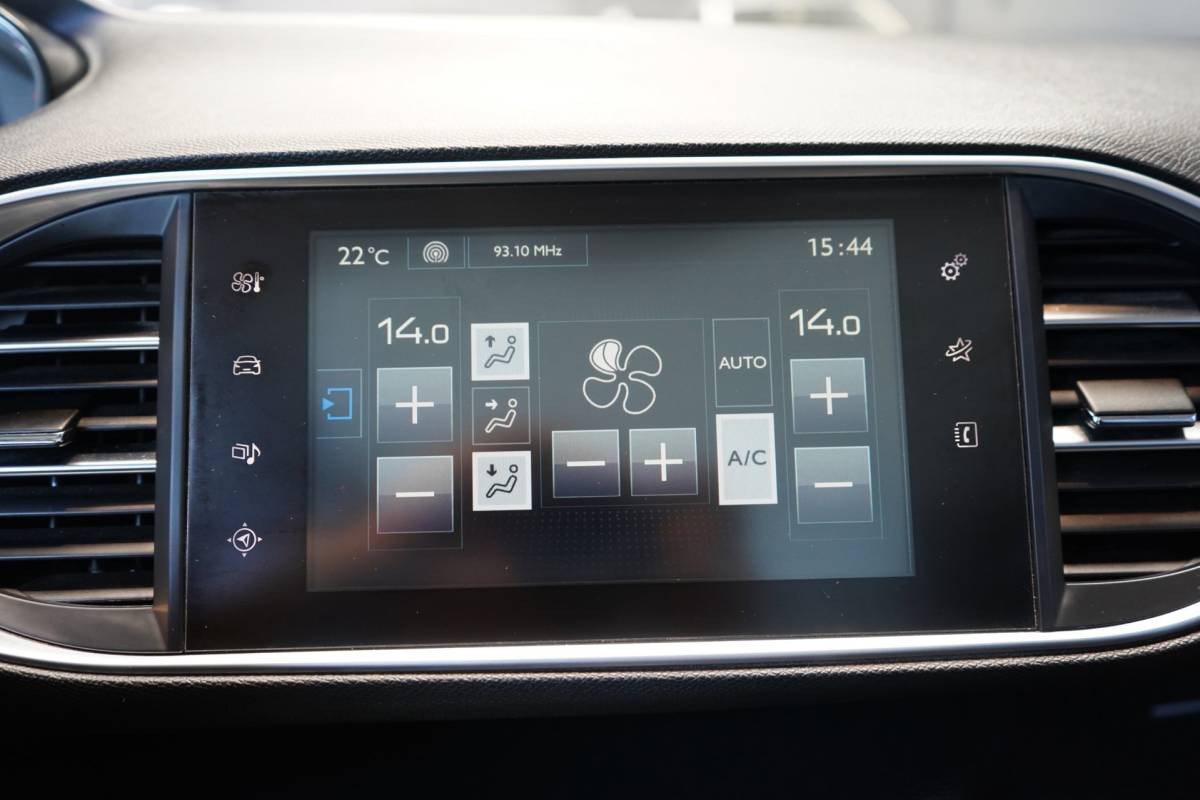 Peugeot 308 Peugeot 308 1.2 PureTech GT-line | ACHTERUITRIJC. | CRUISE | AIRCO | PANODAK | PDC | NAVI | APK