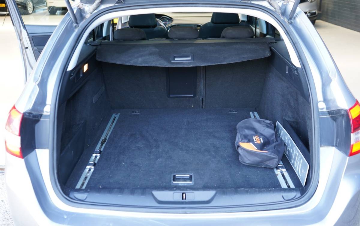 Peugeot 308 Peugeot 308 1.2 PureTech GT-line | ACHTERUITRIJC. | CRUISE | AIRCO | PANODAK | PDC | NAVI | APK
